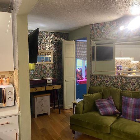 Quiet Lower Floor 2 Bed City Apartment With Private Patio Garden Bath Exteriér fotografie