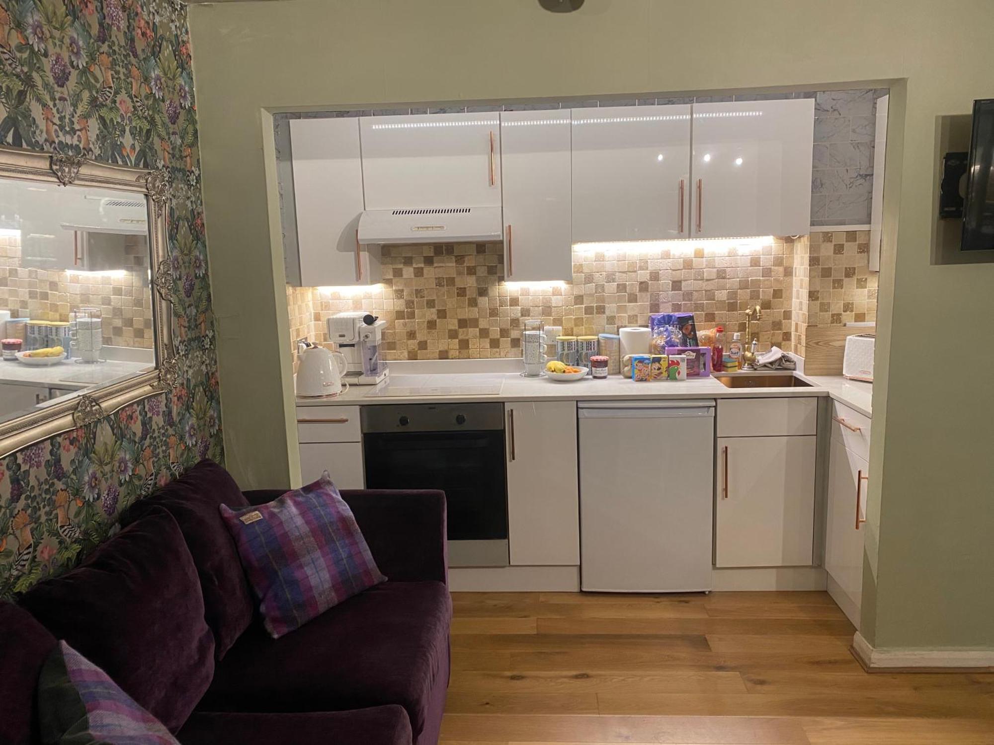 Quiet Lower Floor 2 Bed City Apartment With Private Patio Garden Bath Exteriér fotografie